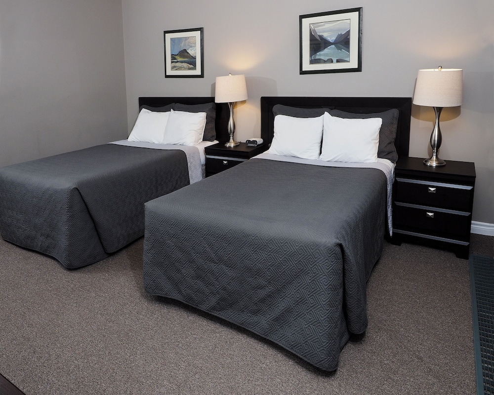 Double Room, 2 Double Beds (Pets allowed)