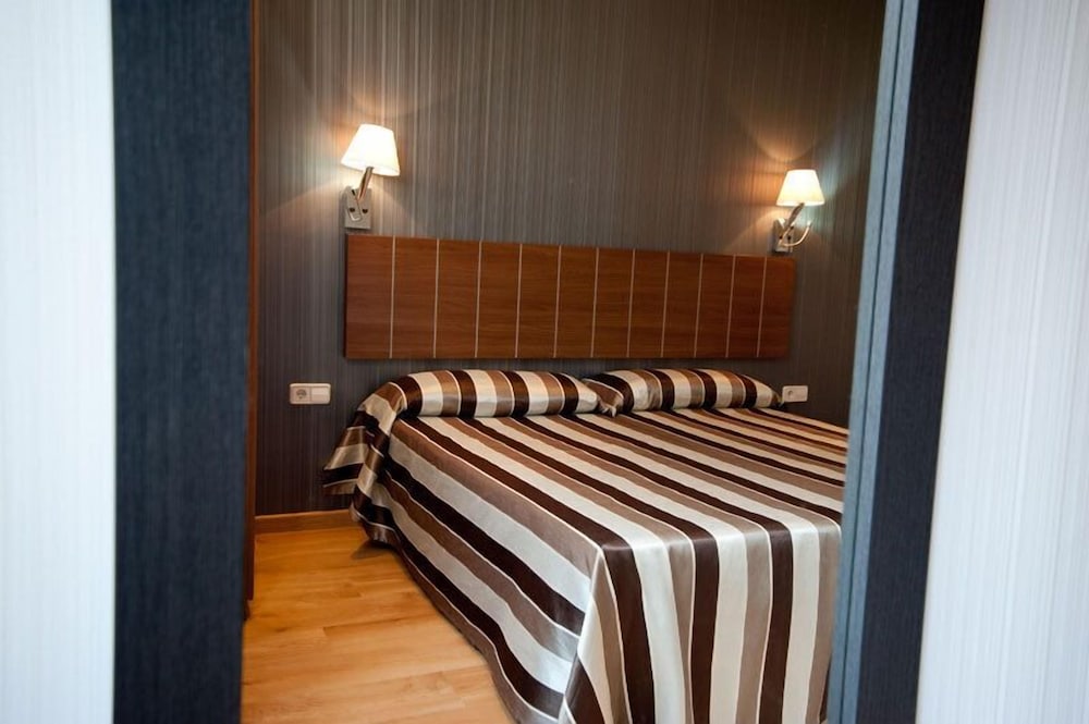Quadruple Room, Ensuite photo 3