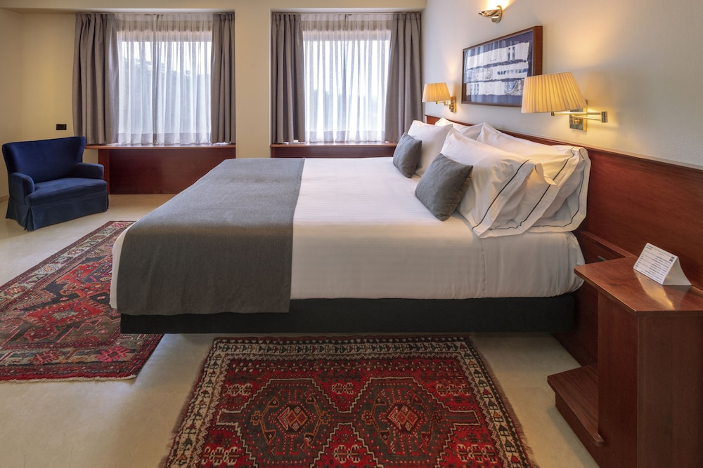 Premium Double Room Single Use - Photo 6