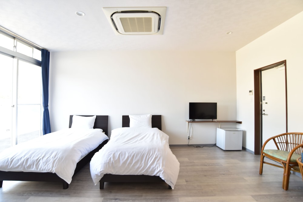 Western Style Room, 8 tatami, with Bathtub (Accessible) photo 1