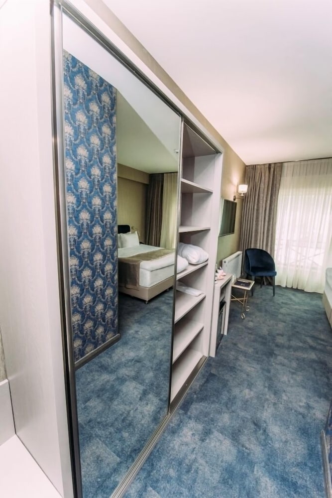 Deluxe Double Room - Photo 8