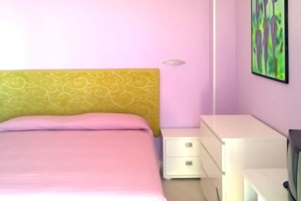Economy Double Room photo 1