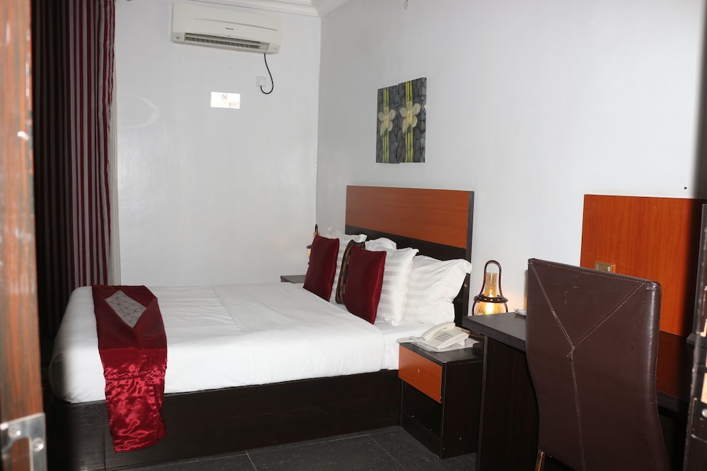 Standard Room photo 2