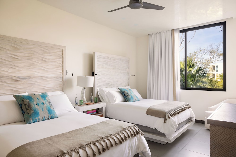 Room, 4 Bedrooms, Pool Access, Oceanfront (Cliffside Residence, Beach Access)