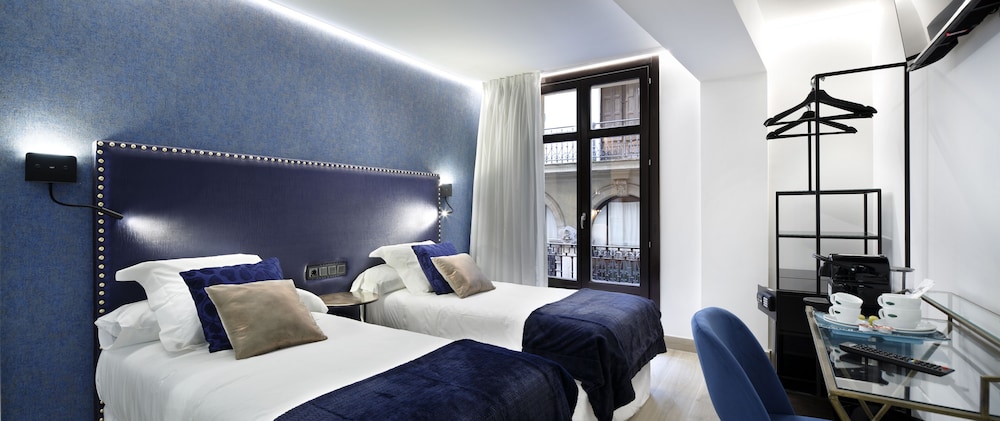 Design Twin Room (Mariangeles)