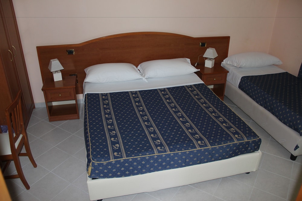 Classic Triple Room photo 1