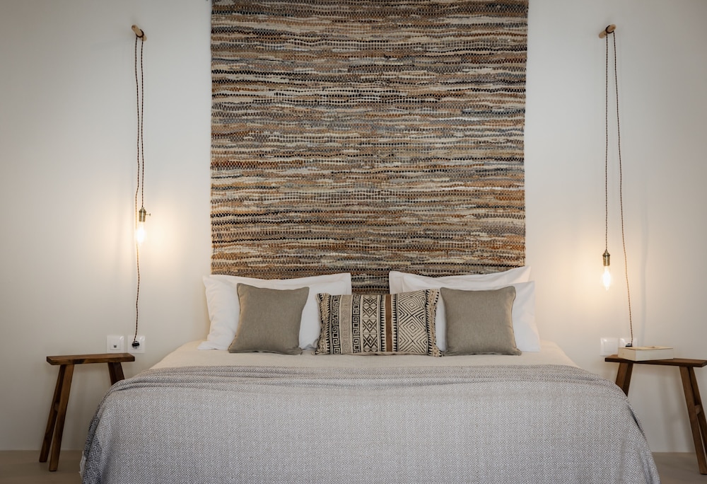 Superior One Bedroom Suite - Photo 7