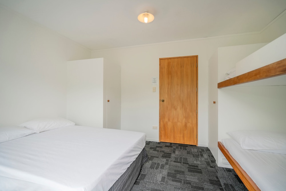 Lodge Room Double and bunks photo 2