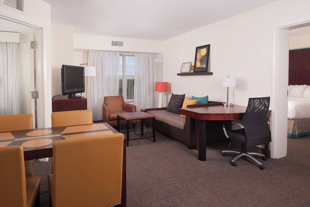 2 Bedroom Suite, 2 King, Sofa Bed - Photo 7