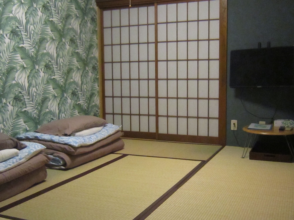 Economy Triple Room, Non Smoking - Photo 1