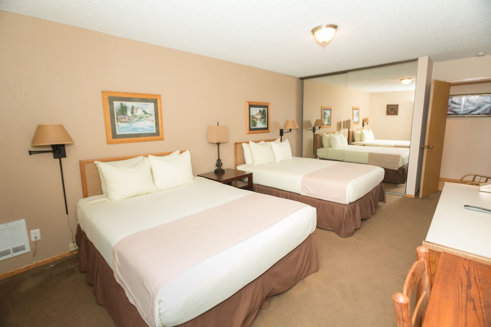 Deluxe Room, Multiple Beds, Kitchen, Pool View (1 Bedroom Dlx -Room 201-Pet Friendly) - Photo 4