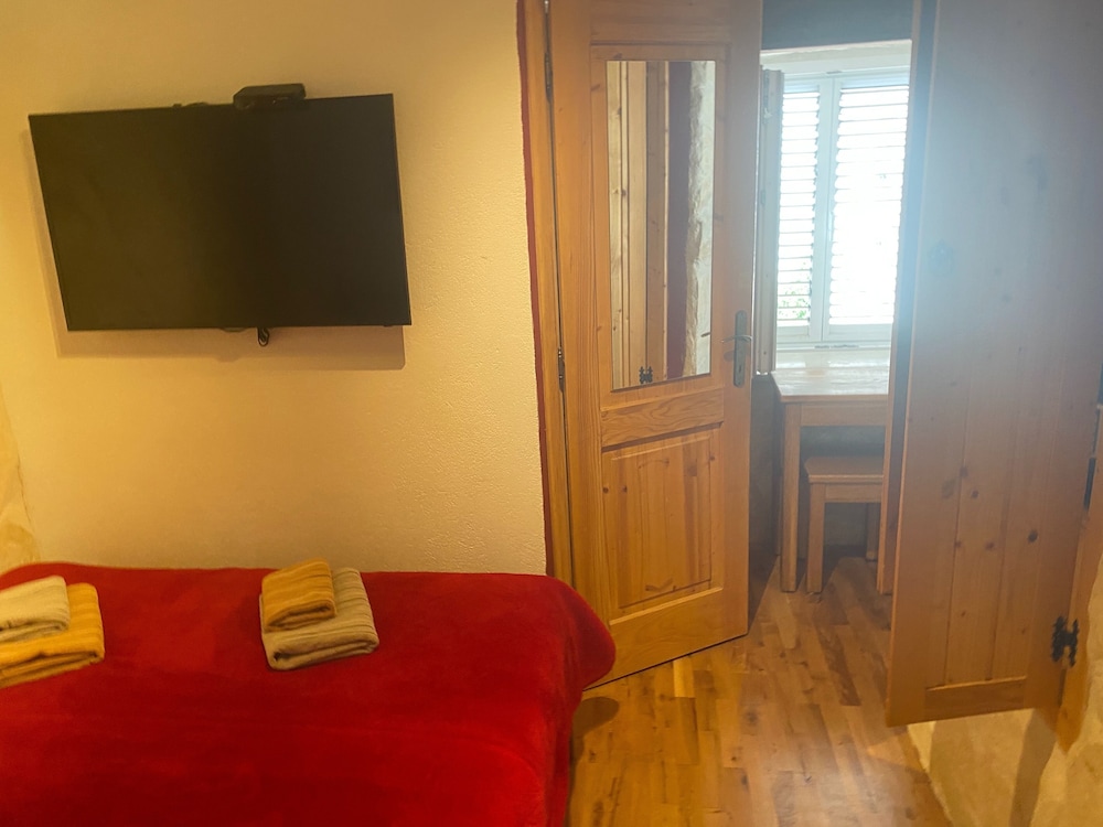 Economy Double Room photo 3