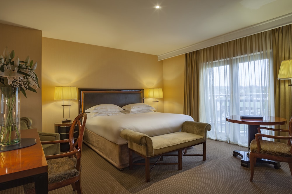Superior Twin Room, Multiple Beds photo 3