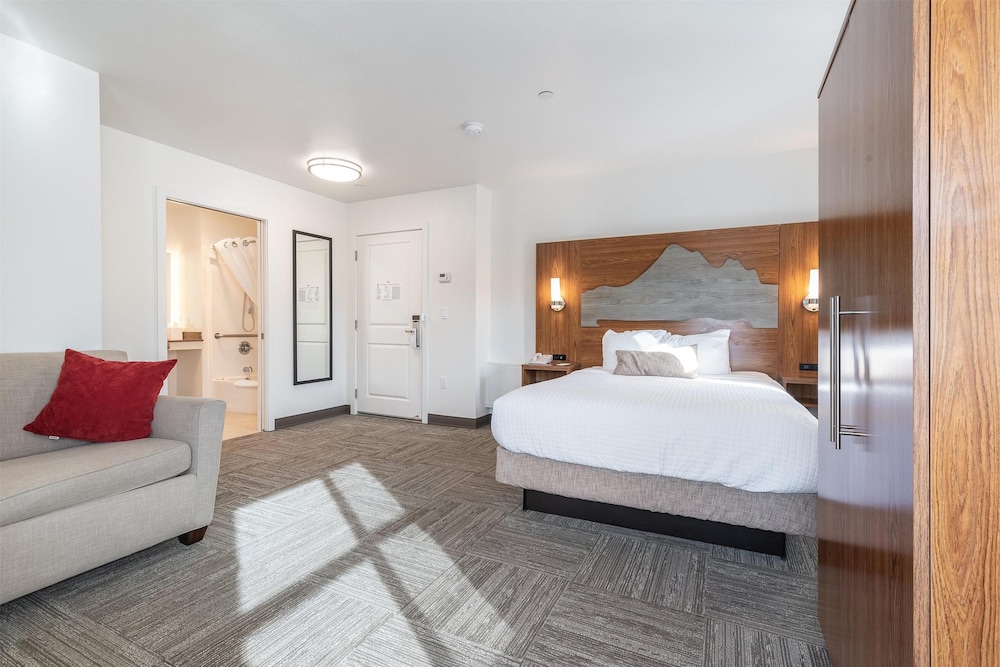 Standard Room, 1 Queen Bed, Accessible, Refrigerator & Microwave (with Sofabed)
