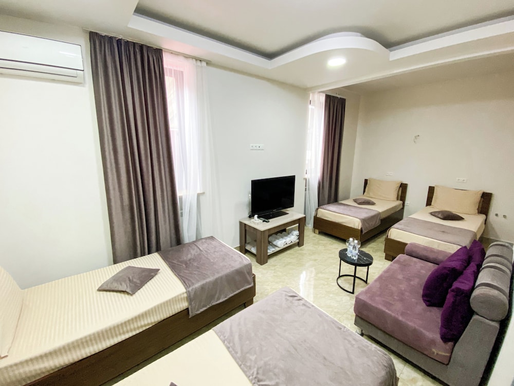 Classic Quadruple Room photo 1