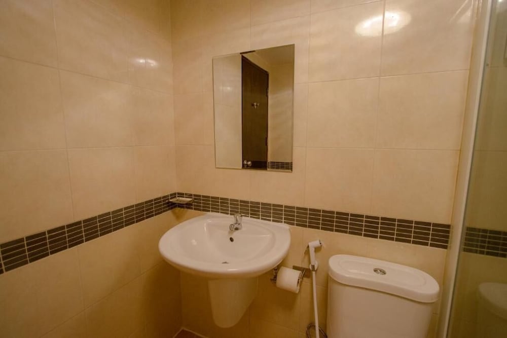 Standard Room, 1 Queen Bed - Photo 7