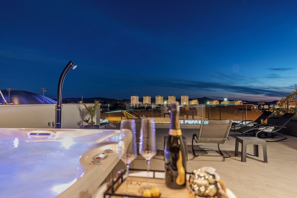 Superior with Roof Terrace and Jacuzzi photo 1