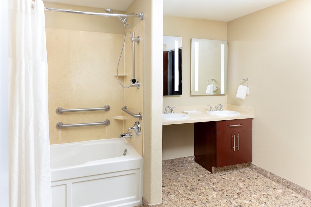 Suite, 1 Bedroom, Accessible Bathtub, Kitchen (Communications, Mobility) - Photo 3