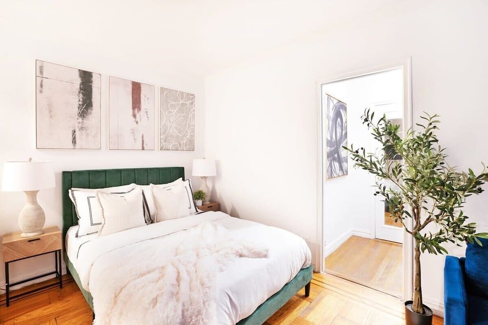 Studio, 1 Queen Bed, Non Smoking, Pets Allowed photo 3