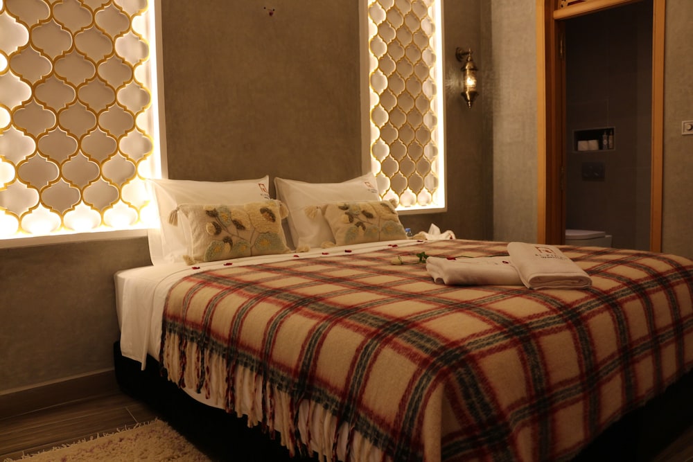 Deluxe Double or Twin Room, 1 King Bed, Non Smoking, Courtyard View