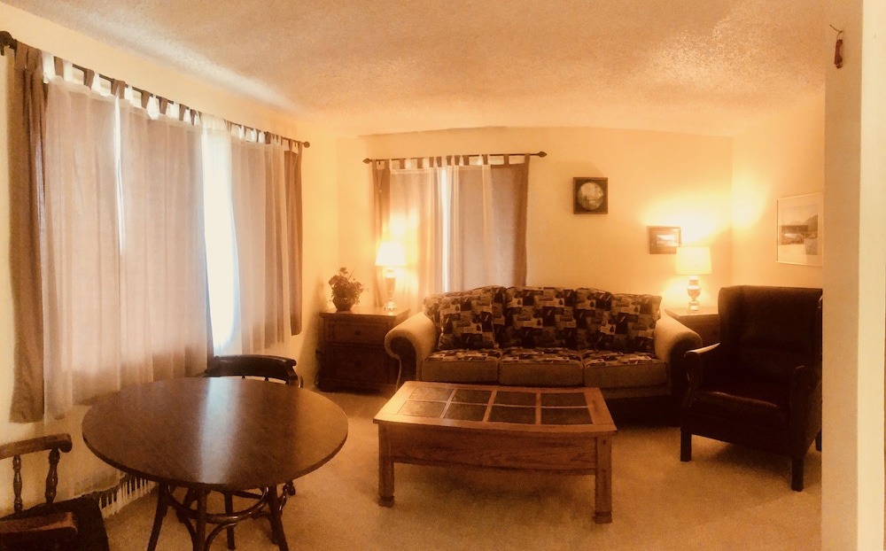 Woodside Suite #6, 1 Bedroom with Kitchen, Partial View, Downstairs