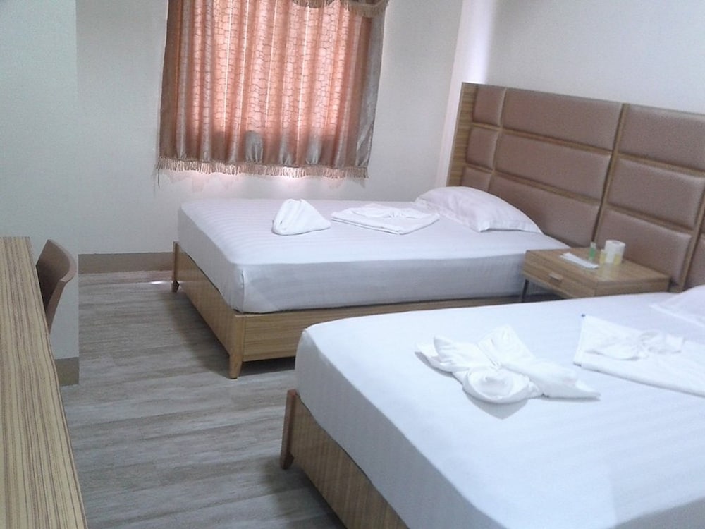 Twin Deluxe Room