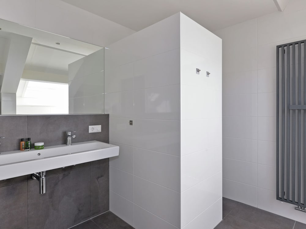 Classic Apartment, 3 Bedrooms photo 2