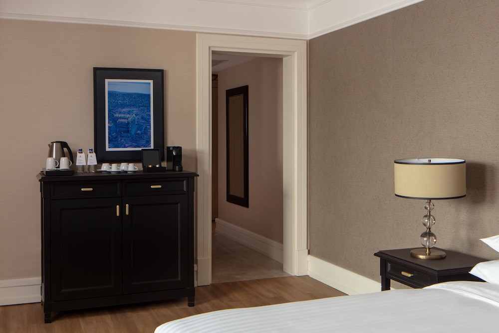 Room, 1 King Bed, Sea View