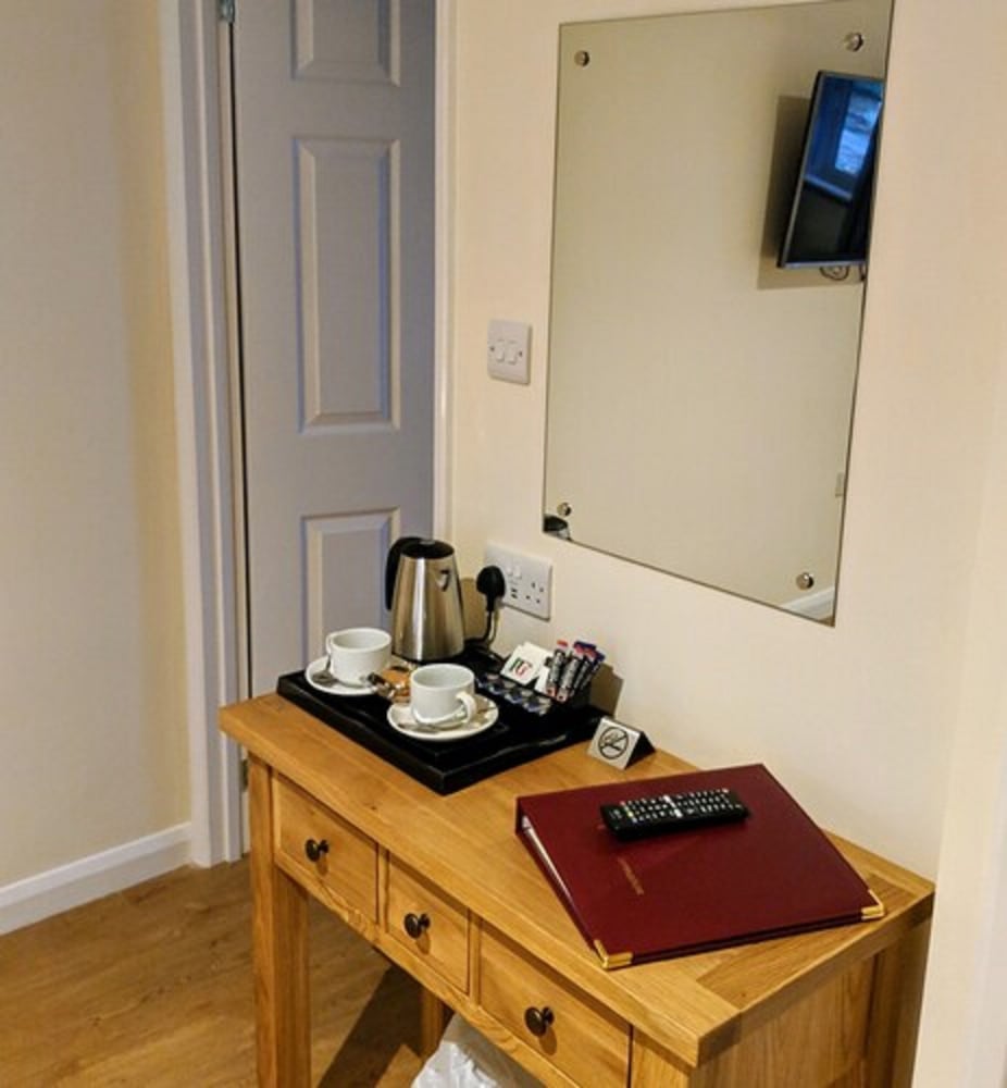 Deluxe Room, 1 King Bed photo 3
