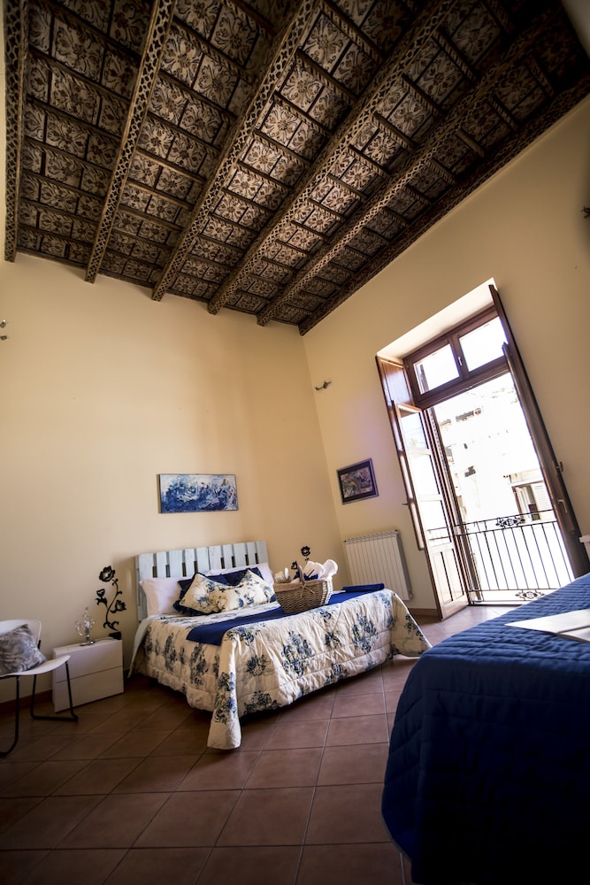 Romantic Double Room, City View