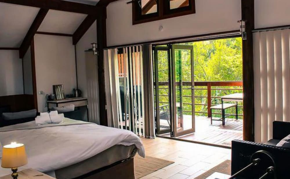 Luxury Cabin (1)