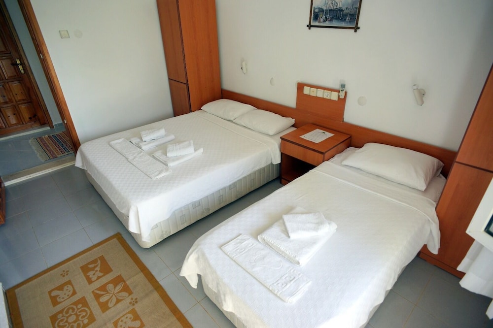 Standard Triple Room - Photo 6