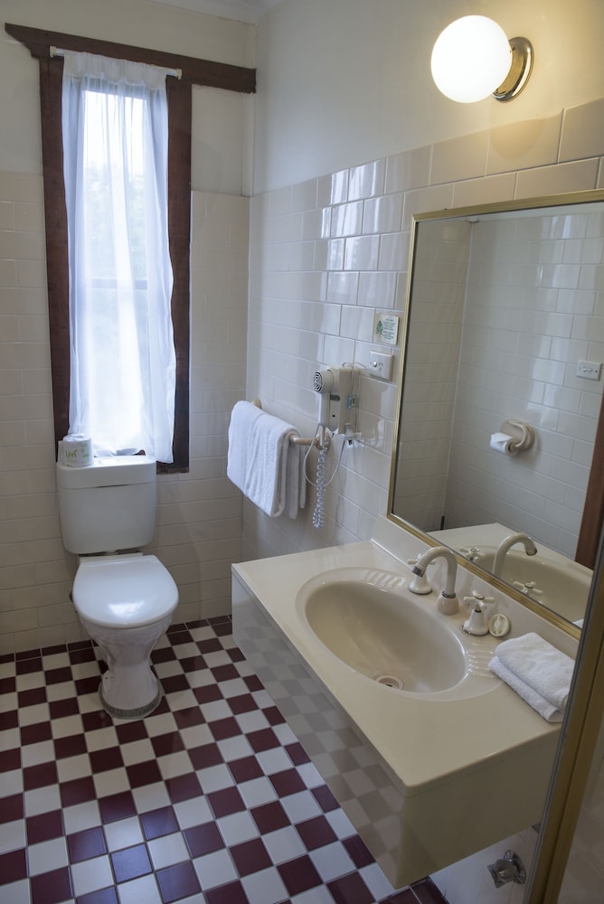 Classic Room, 1 Queen Bed - Photo 4