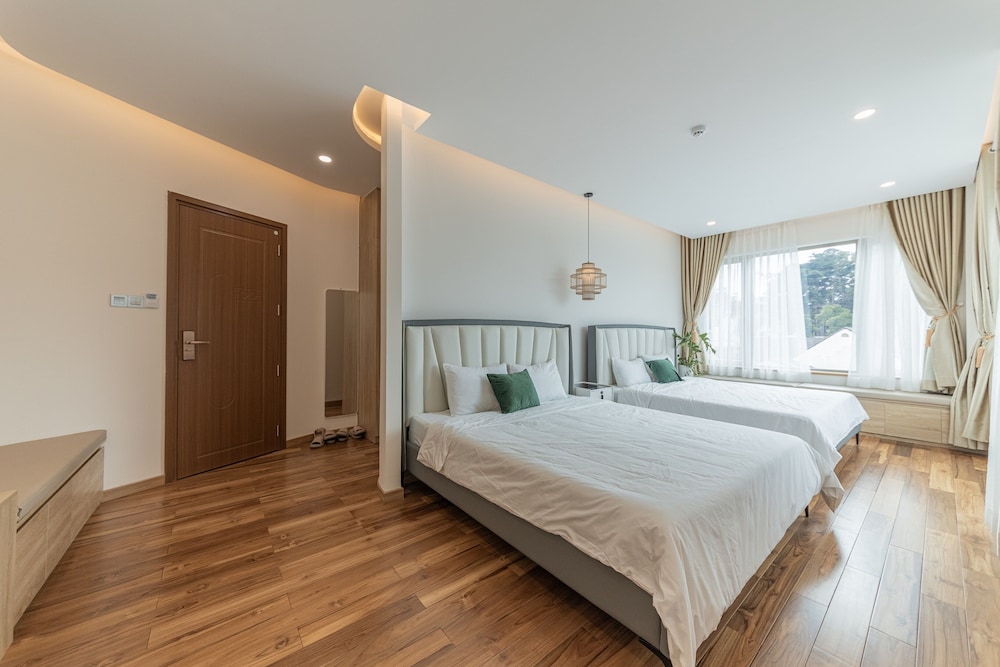 Family Room, 2 Queen Beds photo 1