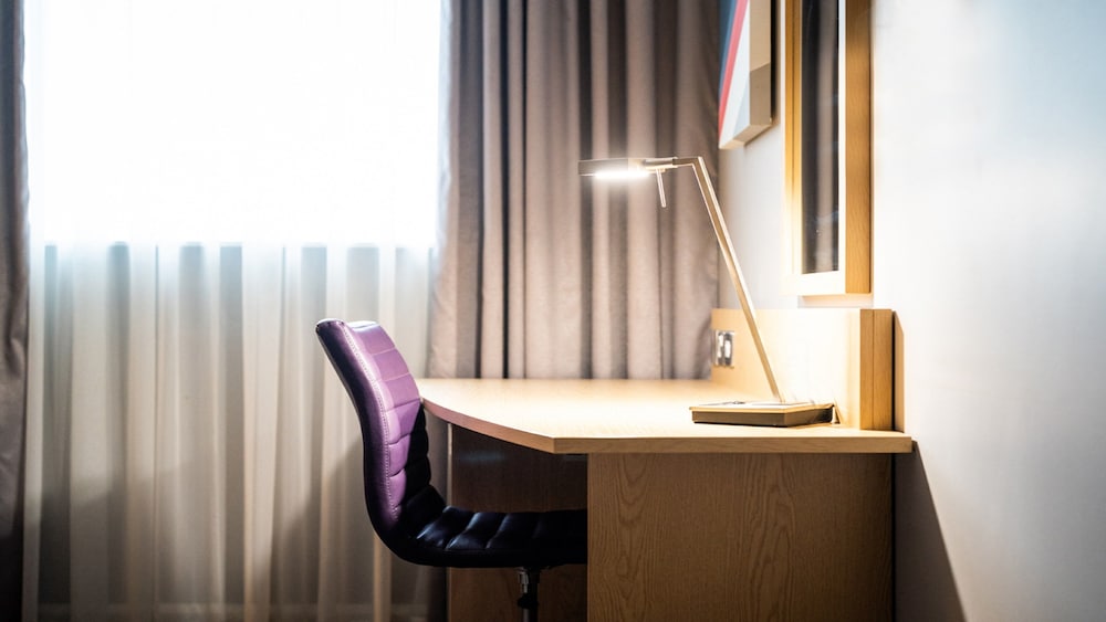Premium Room, 1 Double Bed (Stocked Minibar) - Photo 4
