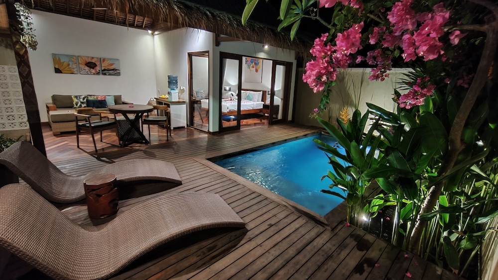 Family Villa, 2 Bedrooms, Pool View, Garden Area photo 3