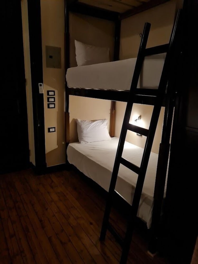 Deluxe Shared Dormitory photo 2