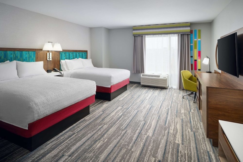 Room, 2 Queen Beds, Accessible, Bathtub - Photo 1