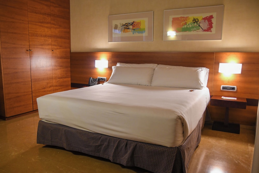Deluxe Room - Photo 1