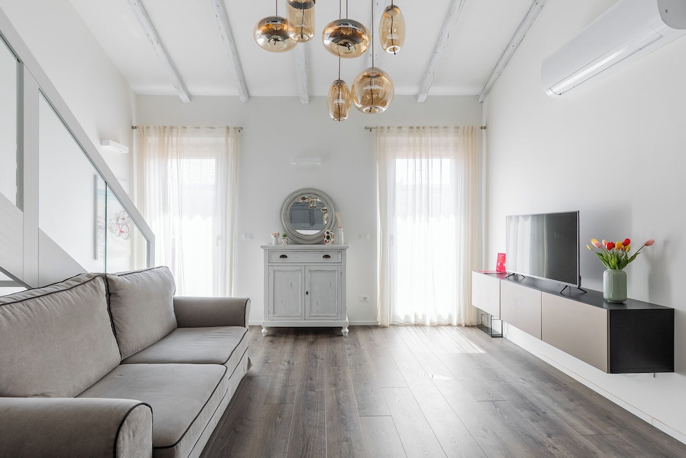 Apartment, Balcony