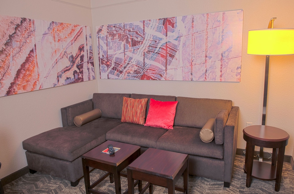 Suite, Multiple Beds - Photo 4