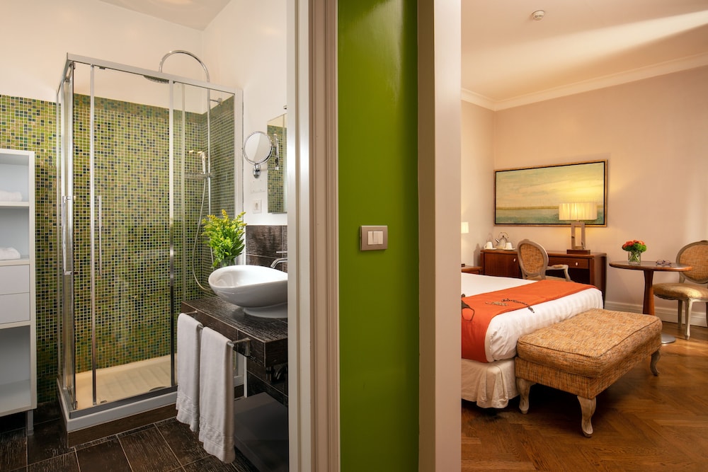 Elegance Double Room (annex building, via del Corso 75)
