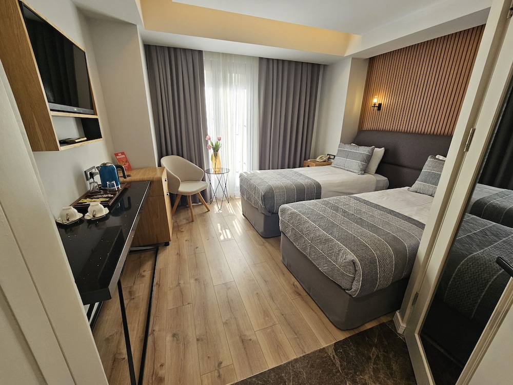 Standard Double or Twin Room photo 1