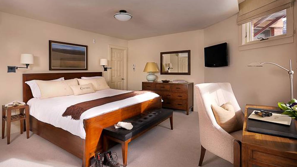 Room (Hotel Columbia 22)