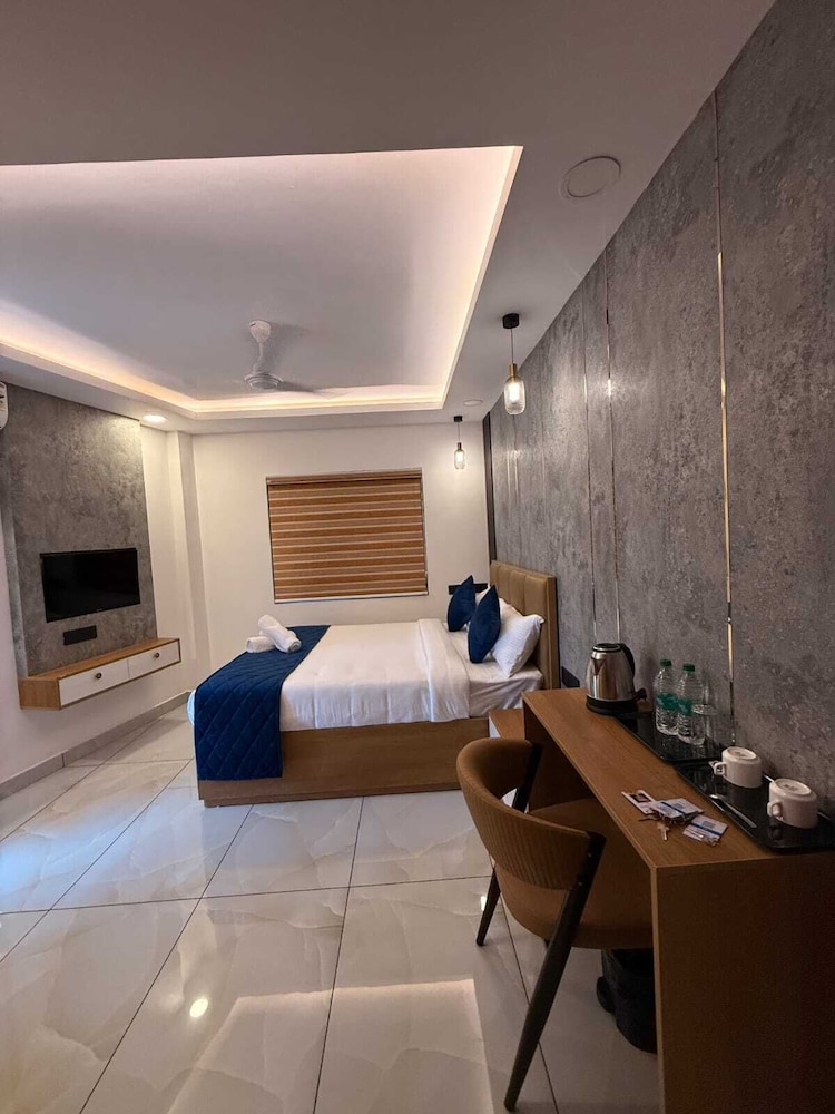 Deluxe Double Room, Balcony photo 1
