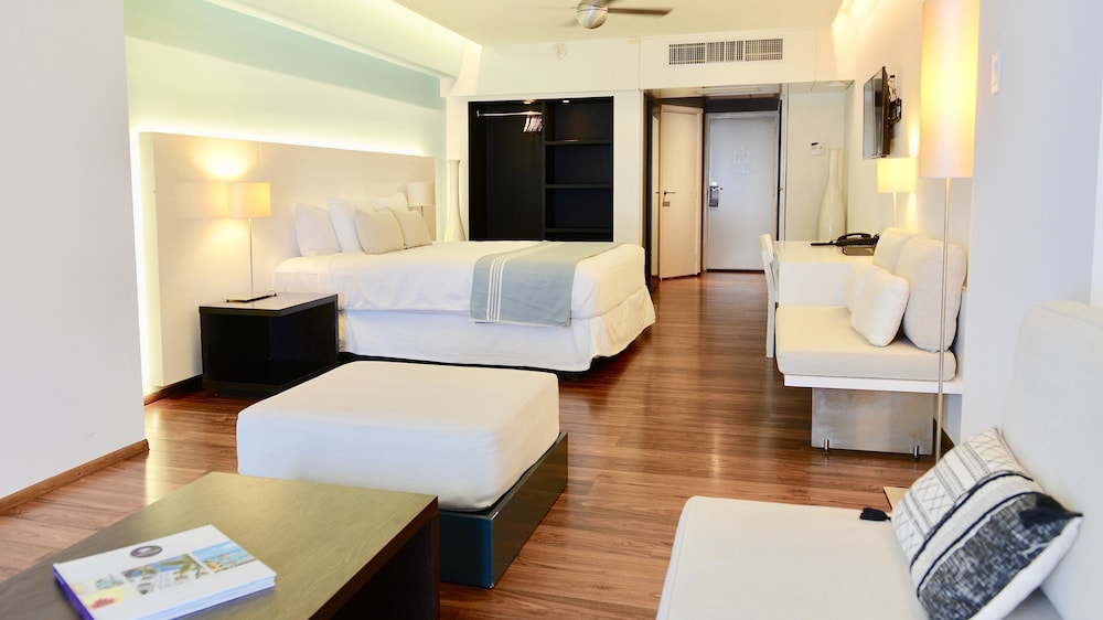 Junior Studio Suite, Ocean View photo 1