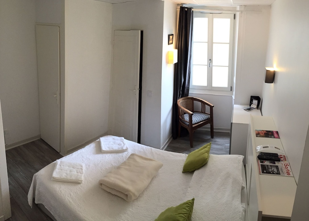 Double Room - Photo 3