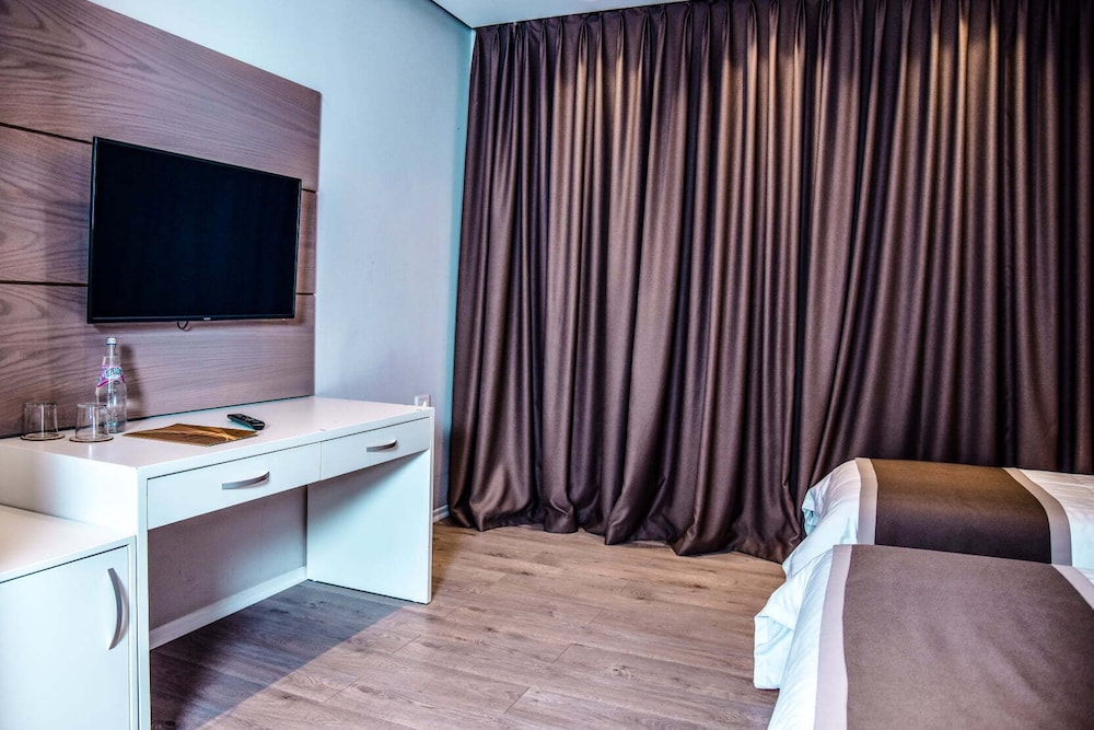 Superior Double Or Twin Room, 1 Bedroom, Balcony, City View photo 2