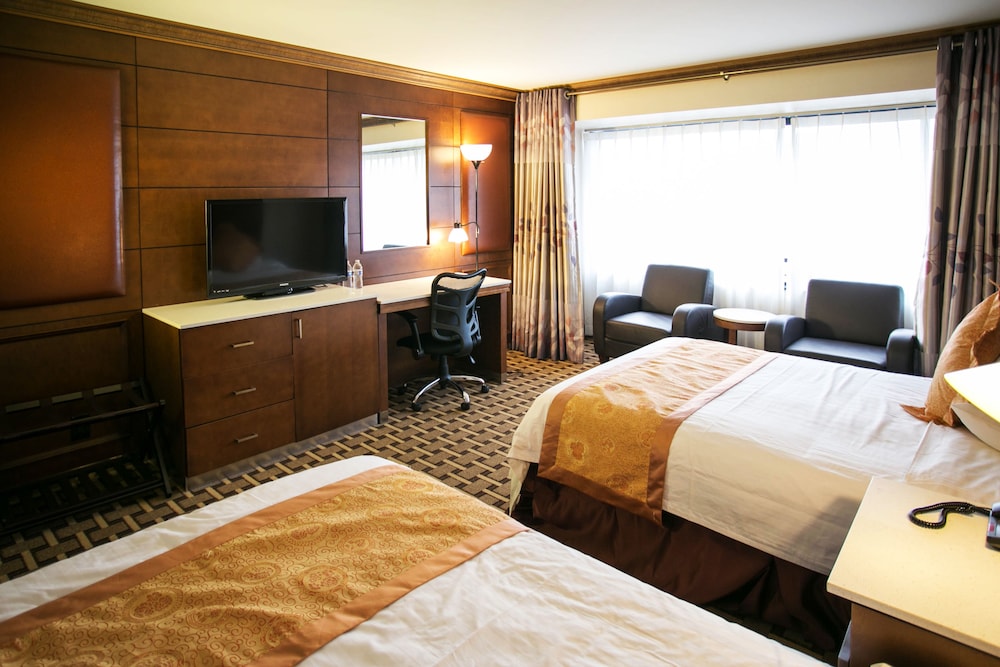 Luxury Room, 2 Full Beds photo 3