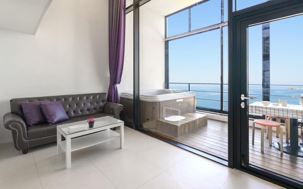 Room (PURPLE (Spa Duplex))